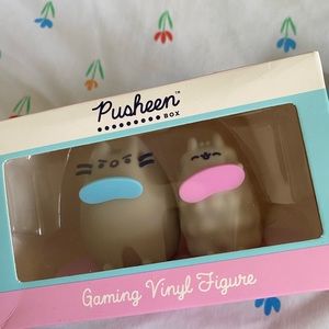 Pusheen box exclusive Gaming box ornament and vinyl figurine ..NEVER OPENED